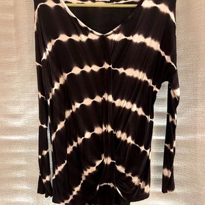 Black and white blouse size S